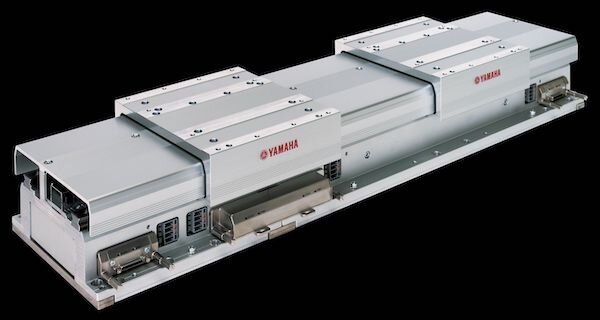 Yamaha_LCMR200_lightbox